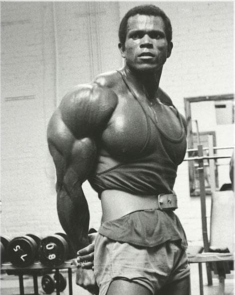 Serge Nubret competing in Open division competition photo Serge Nubret competing in Open division - Professional bodybuilding photo 1 of 1